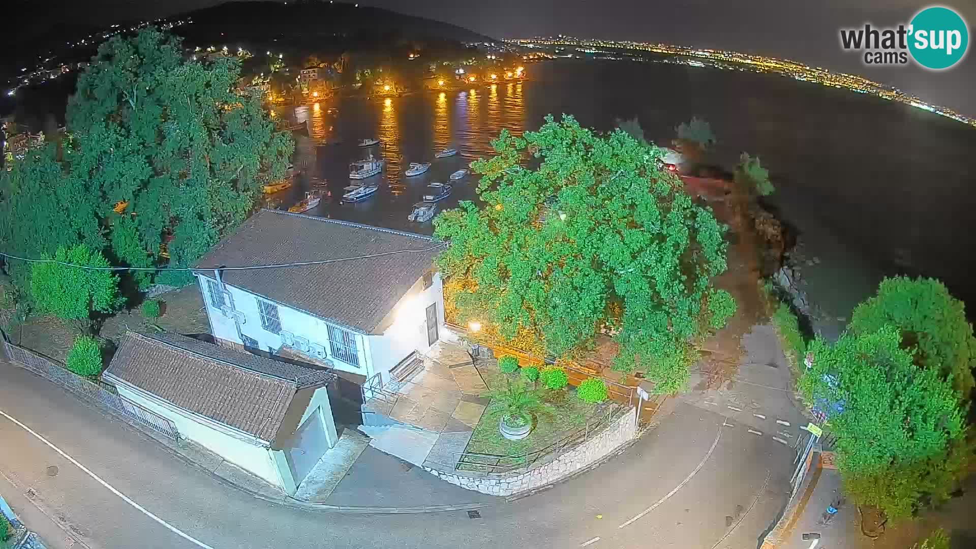 Ika Harbor Webcam – LIVE View of the Harbor and Opatija Lights