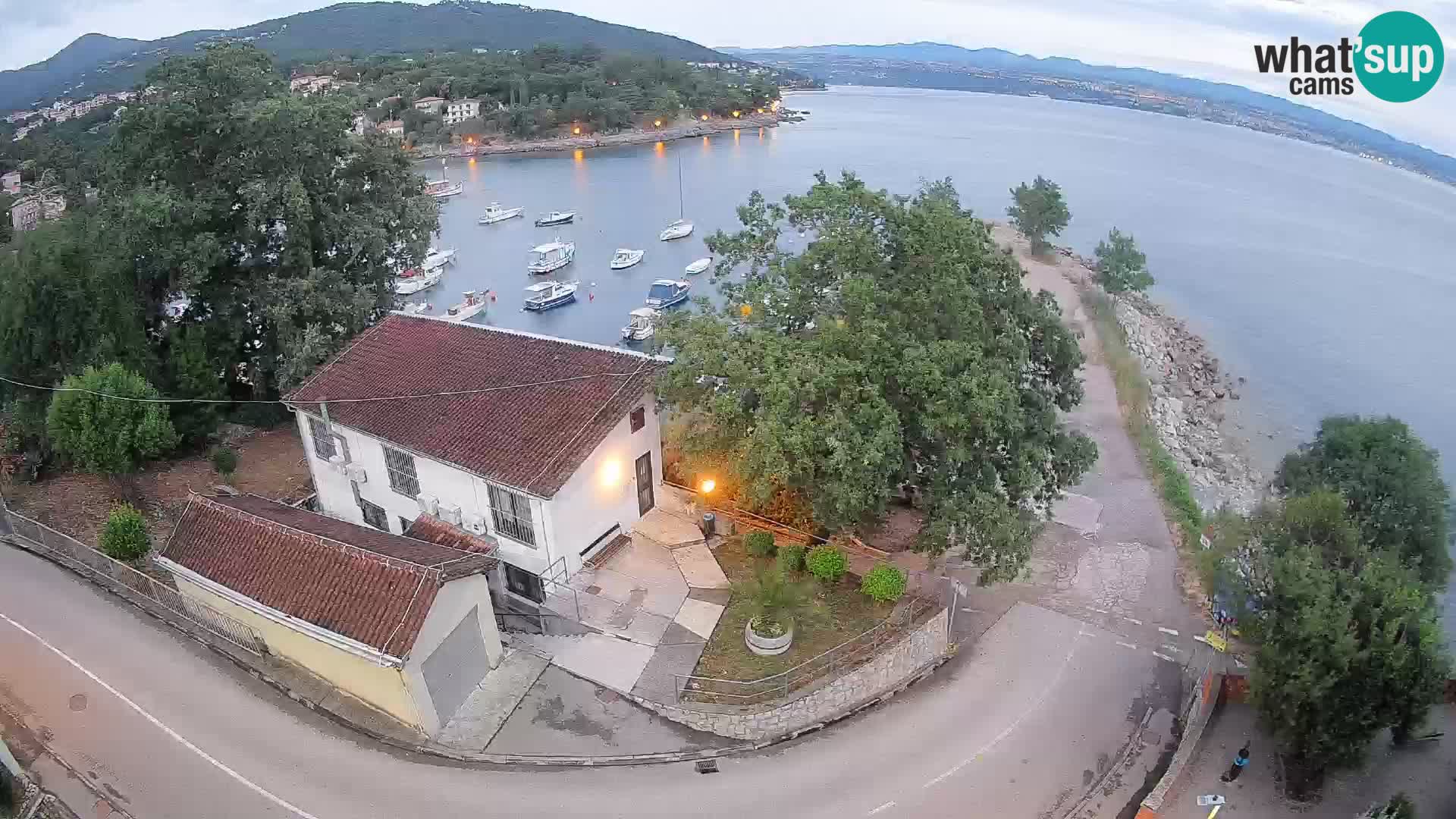 Ika Harbor Webcam – LIVE View of the Harbor and Opatija Lights