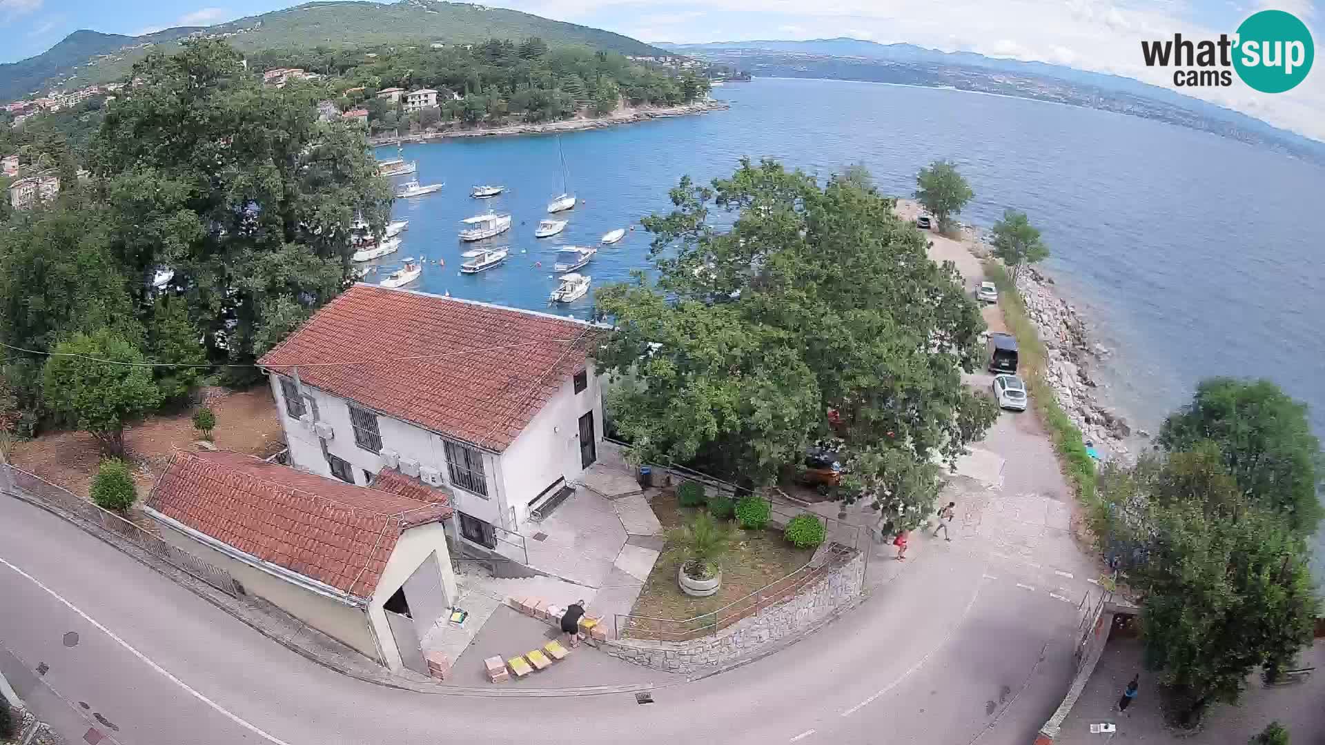 Web kamera luka Ika – Pogled uživo na luku i svjetla Opatije