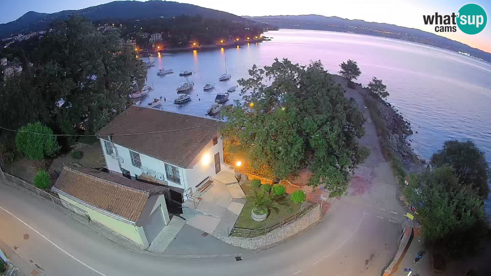Ika Harbor Webcam – LIVE View of the Harbor and Opatija Lights