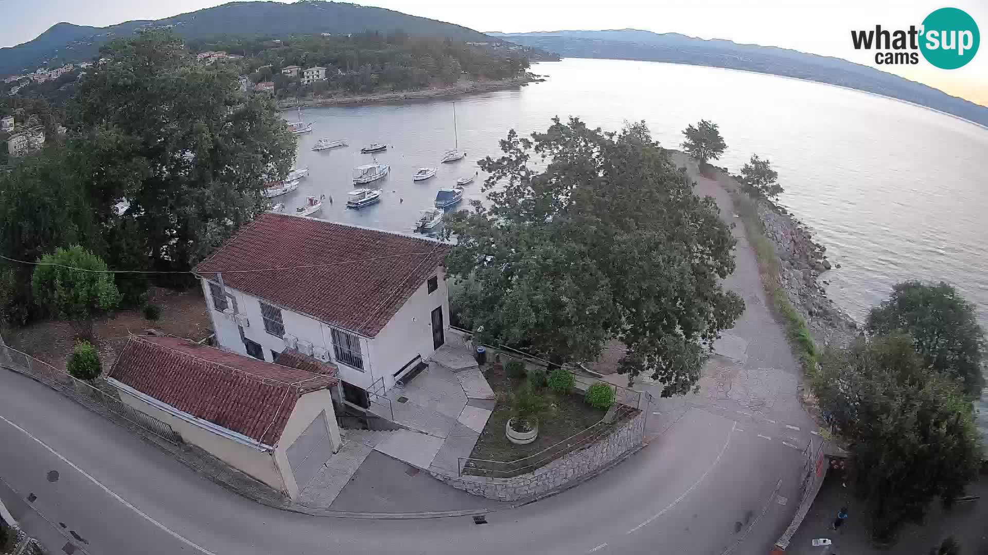 Ika Harbor Webcam – LIVE View of the Harbor and Opatija Lights