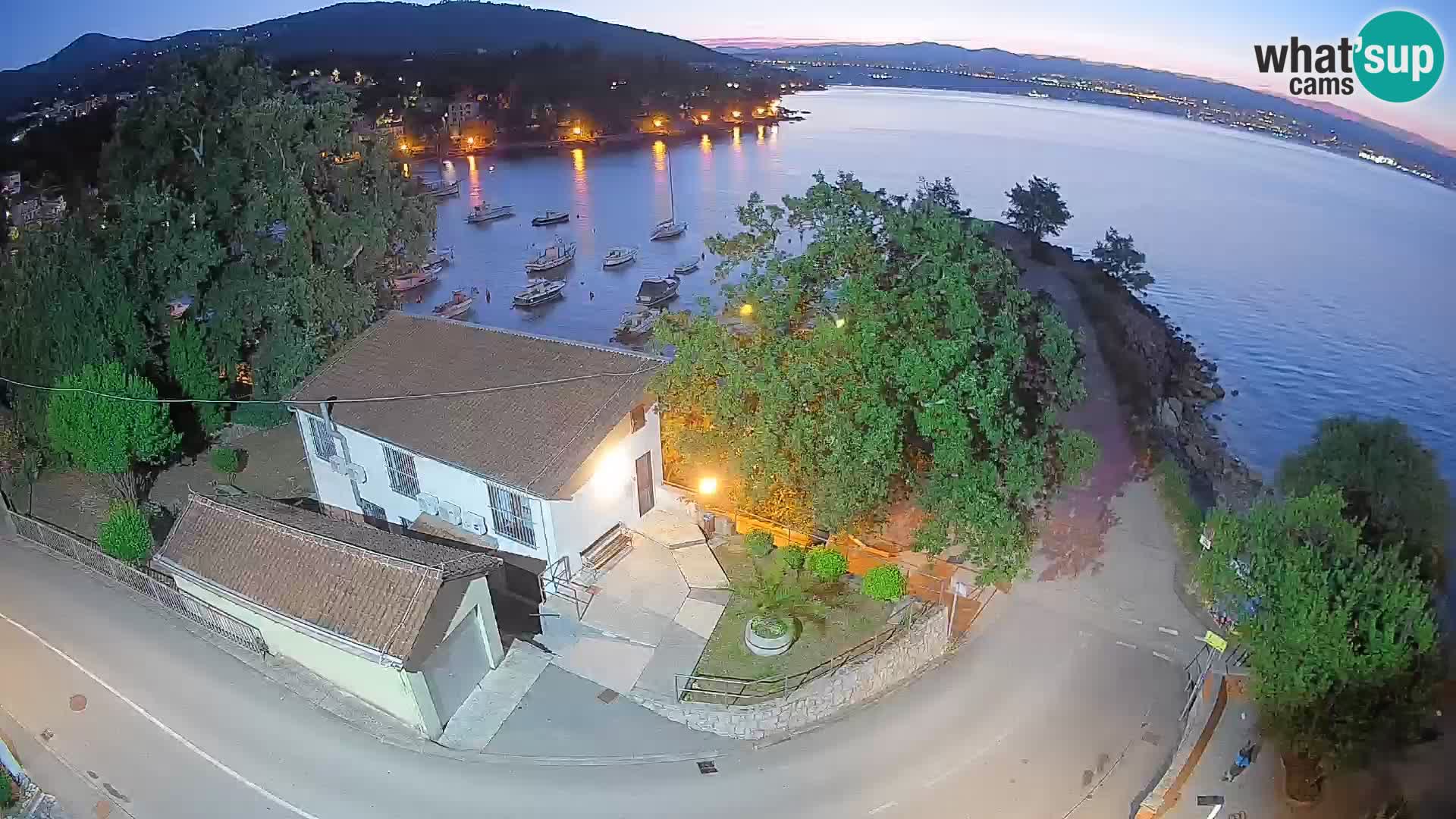 Ika Harbor Webcam – LIVE View of the Harbor and Opatija Lights