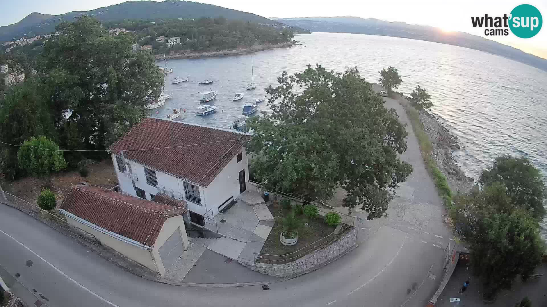 Ika Harbor Webcam – LIVE View of the Harbor and Opatija Lights
