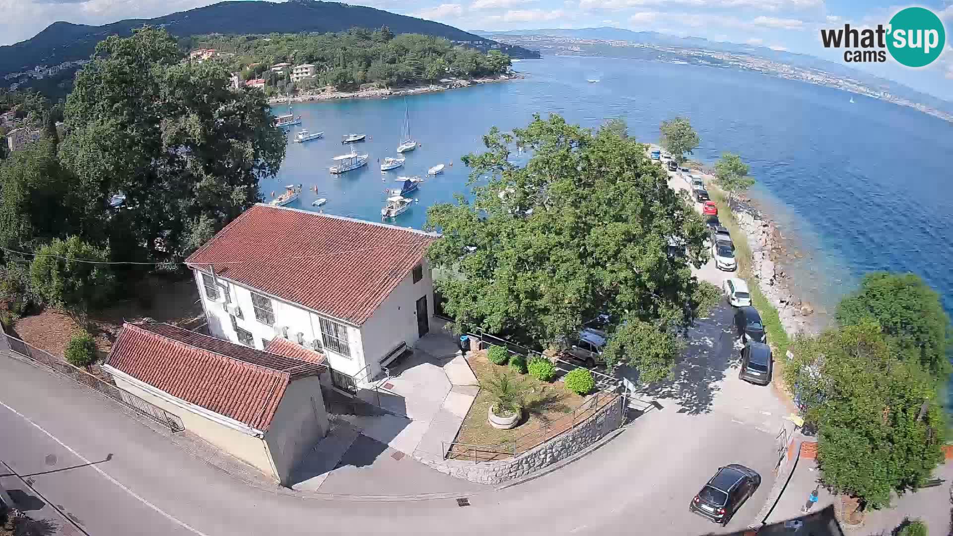 Spletna kamera pristanišče Ika – Pogled v živo na pristanišče in luči Opatije