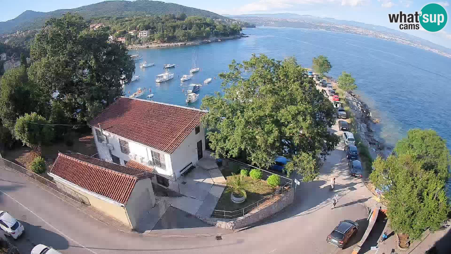 Web kamera luka Ika – Pogled uživo na luku i svjetla Opatije