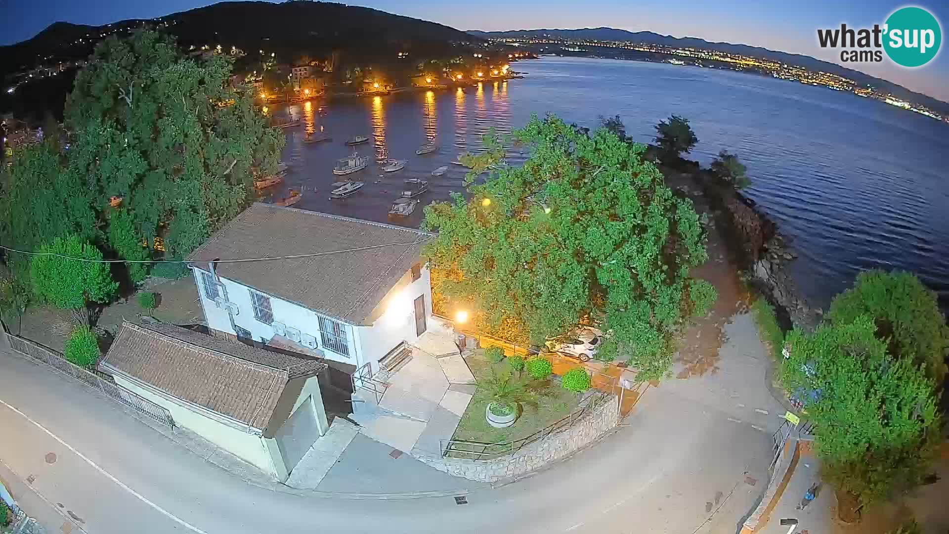 Ika Harbor Webcam – LIVE View of the Harbor and Opatija Lights