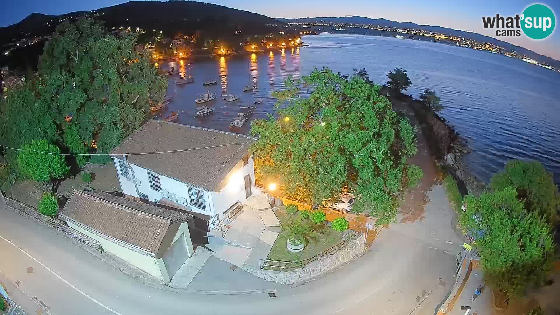 Ika Harbor Webcam – LIVE View of the Harbor and Opatija Lights