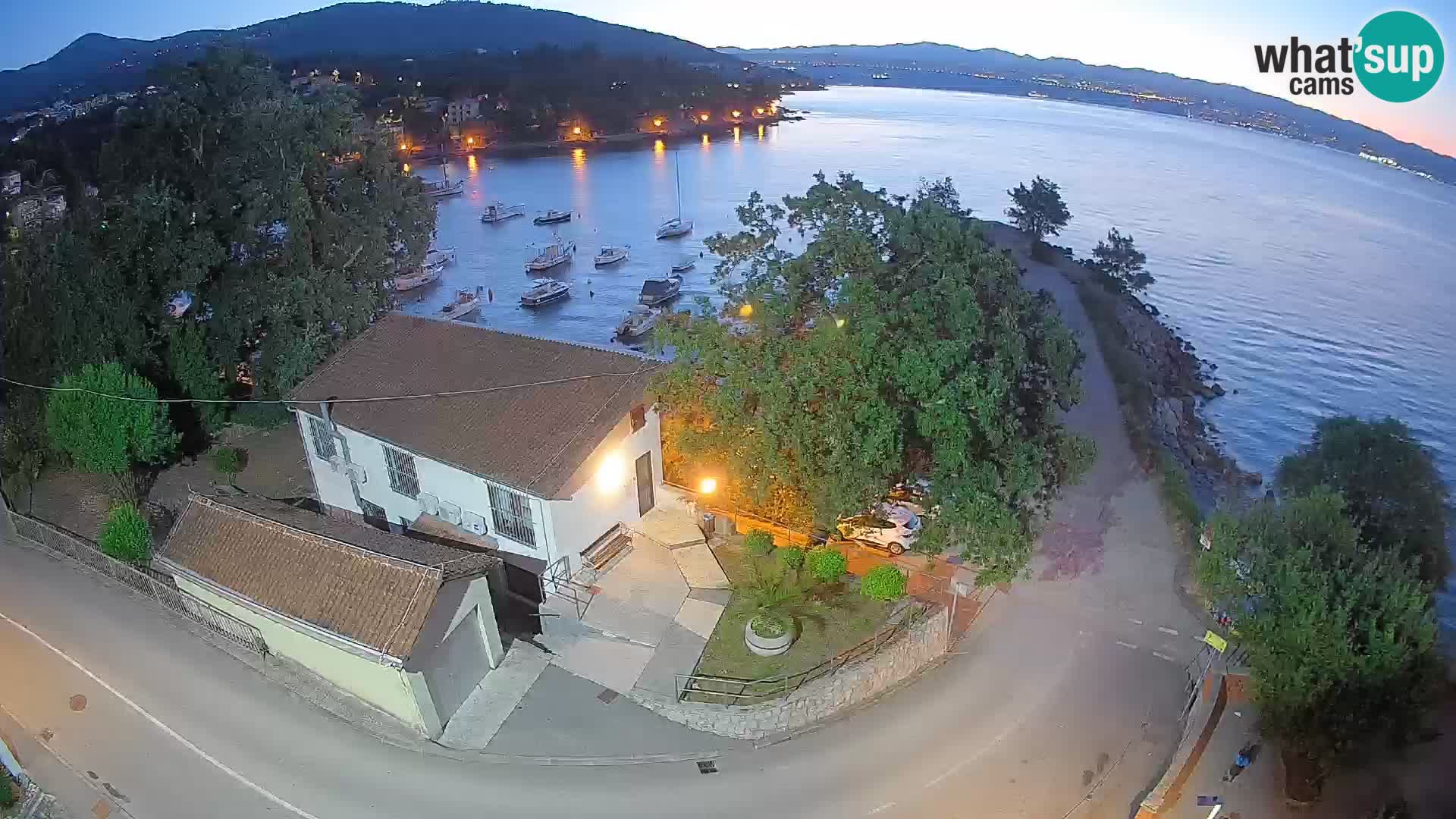 Ika Harbor Webcam – LIVE View of the Harbor and Opatija Lights