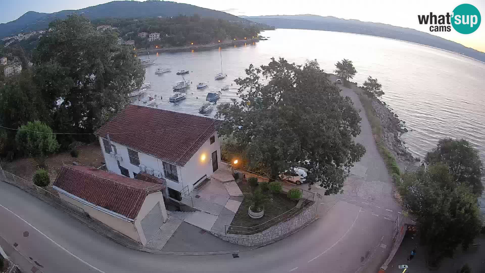 Ika Harbor Webcam – LIVE View of the Harbor and Opatija Lights