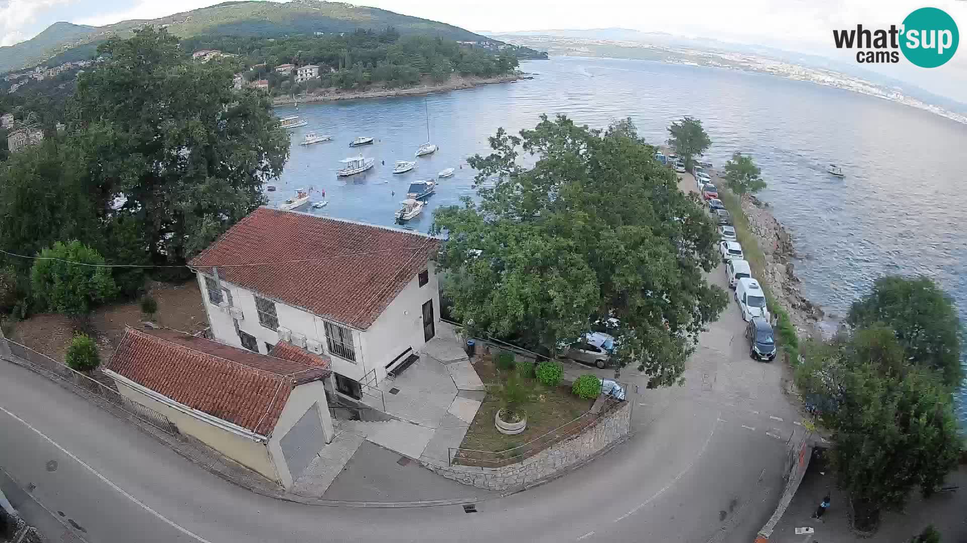Spletna kamera pristanišče Ika – Pogled v živo na pristanišče in luči Opatije
