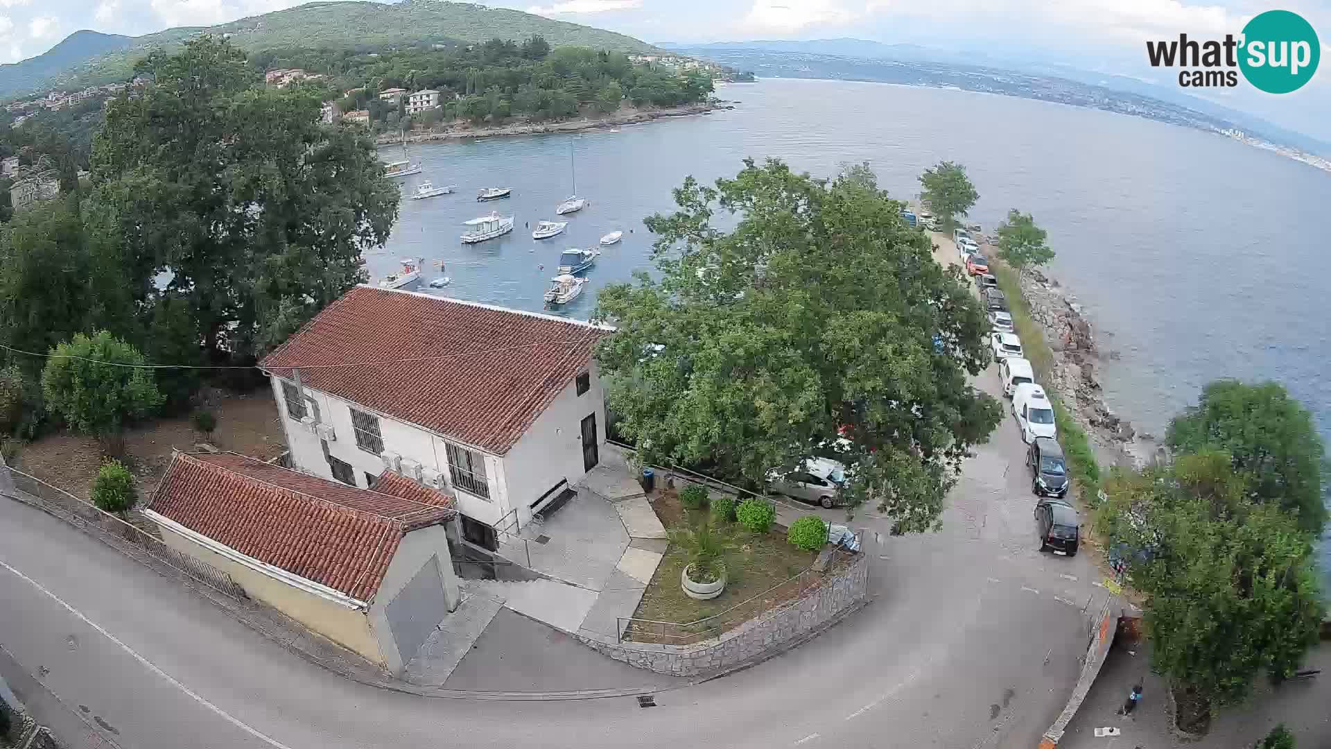 Spletna kamera pristanišče Ika – Pogled v živo na pristanišče in luči Opatije