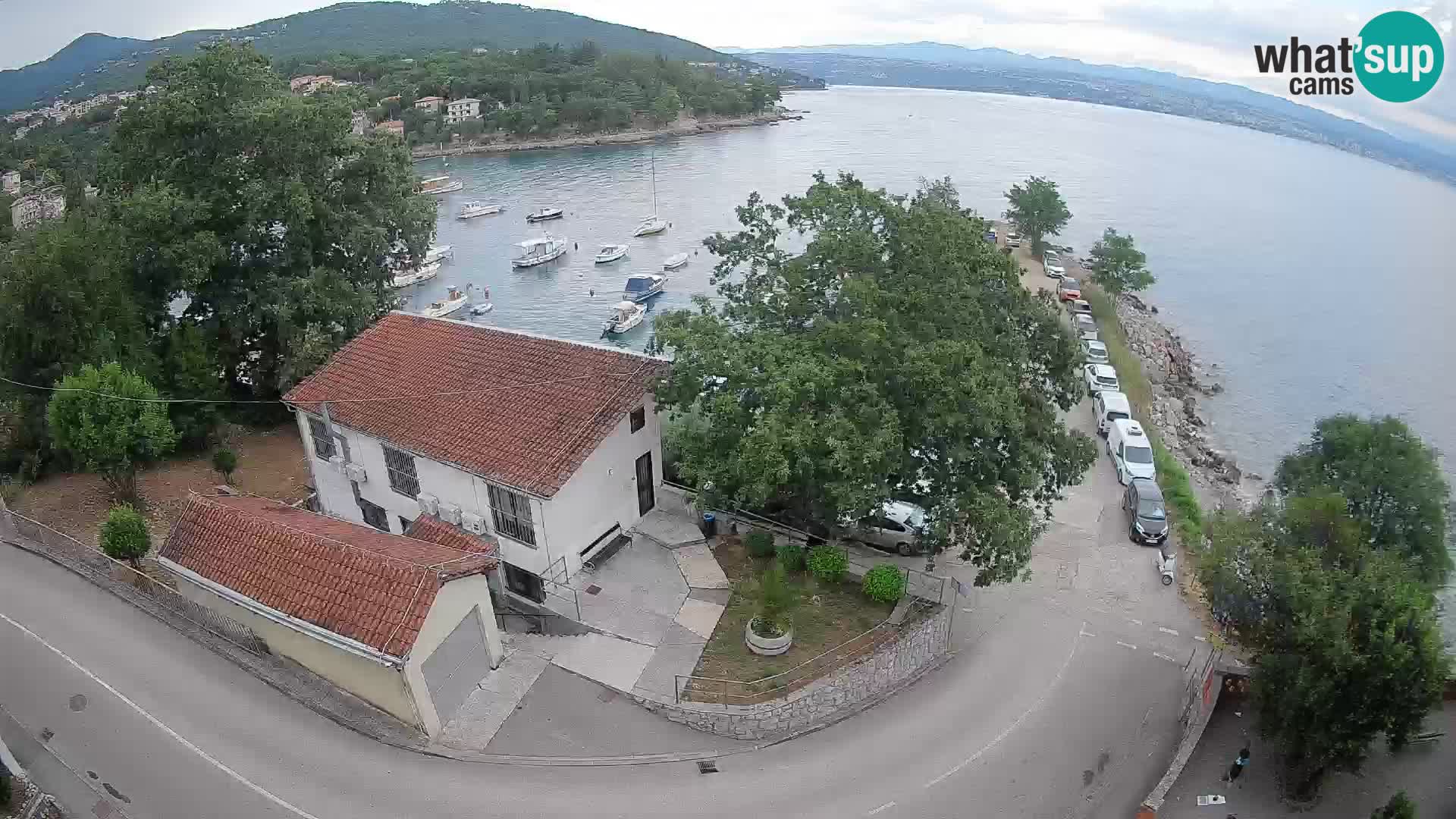 Web kamera luka Ika – Pogled uživo na luku i svjetla Opatije