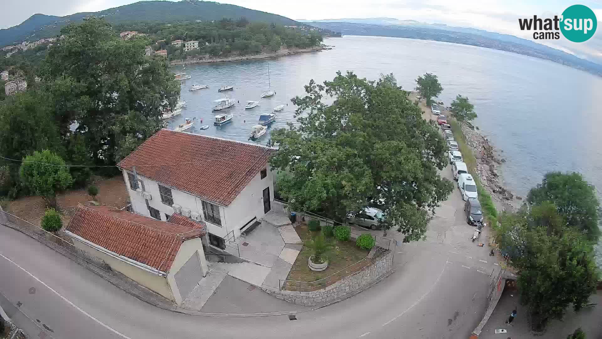 Web kamera luka Ika – Pogled uživo na luku i svjetla Opatije