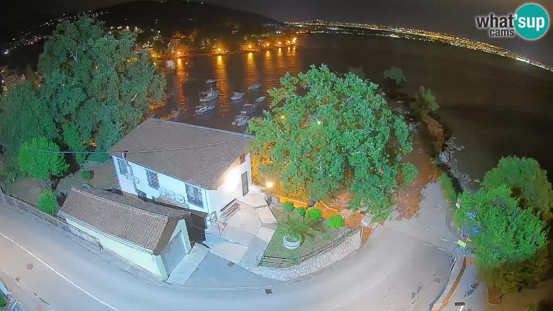 Ika Harbor Webcam – LIVE View of the Harbor and Opatija Lights