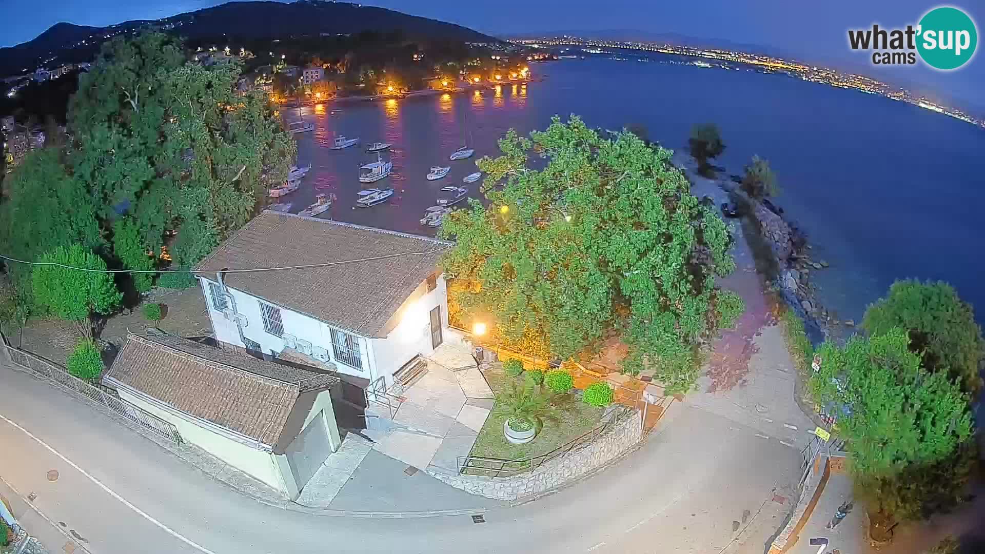 Ika Harbor Webcam – LIVE View of the Harbor and Opatija Lights