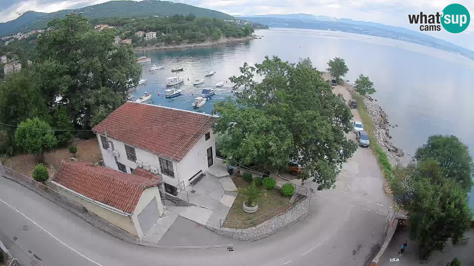 Web kamera luka Ika – Pogled uživo na luku i svjetla Opatije