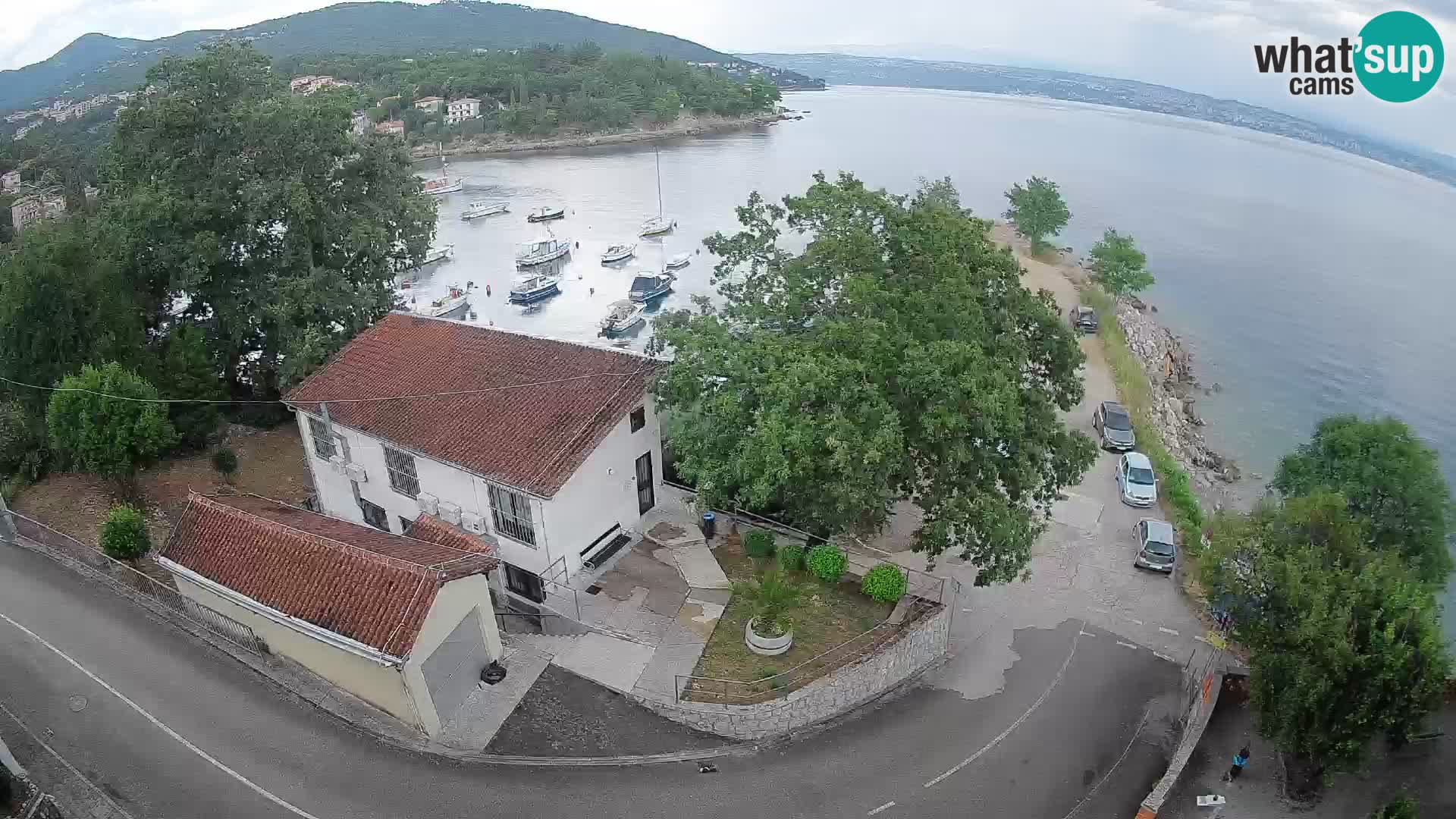 Web kamera luka Ika – Pogled uživo na luku i svjetla Opatije