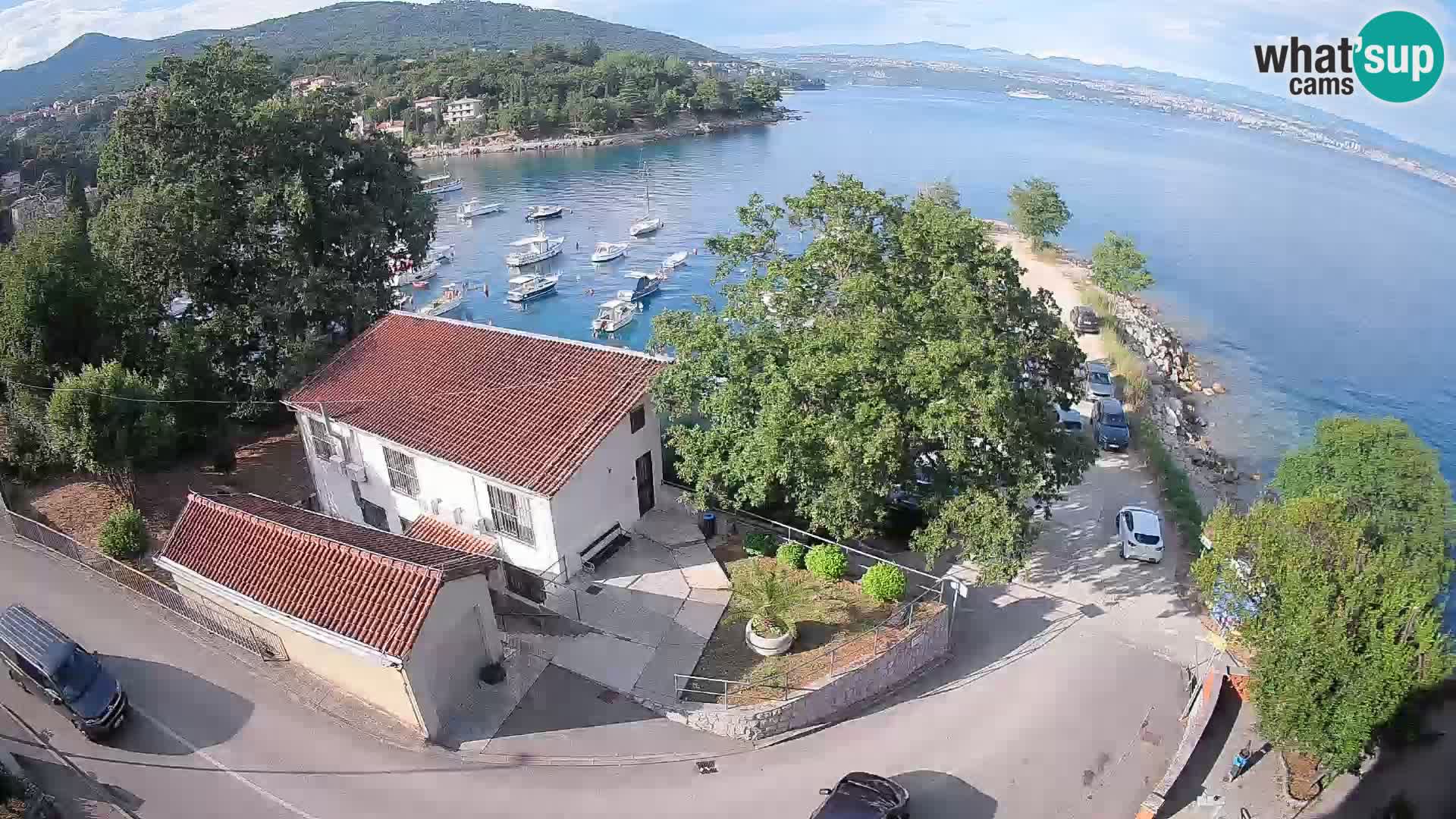 Web kamera luka Ika – Pogled uživo na luku i svjetla Opatije