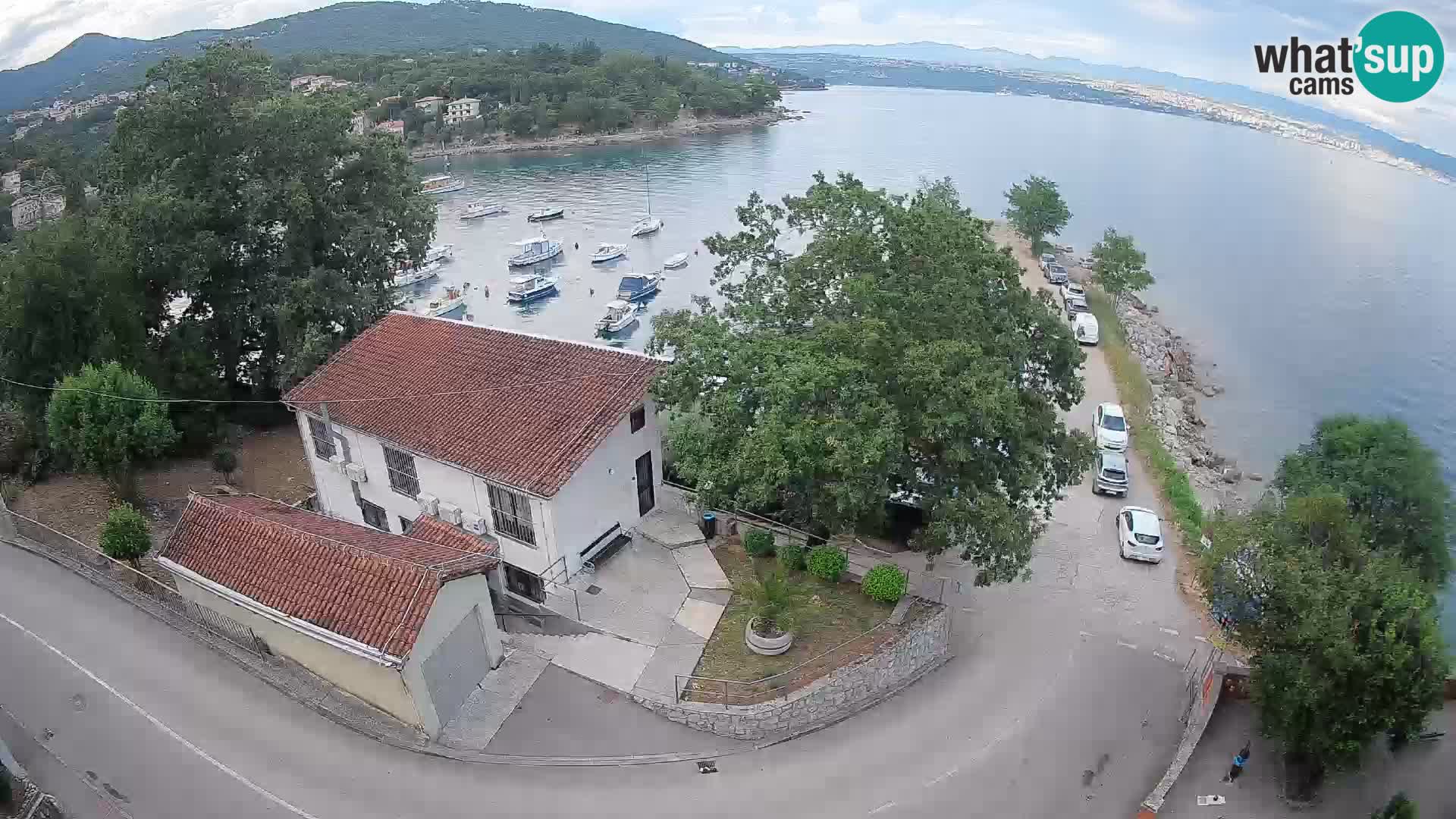 Spletna kamera pristanišče Ika – Pogled v živo na pristanišče in luči Opatije