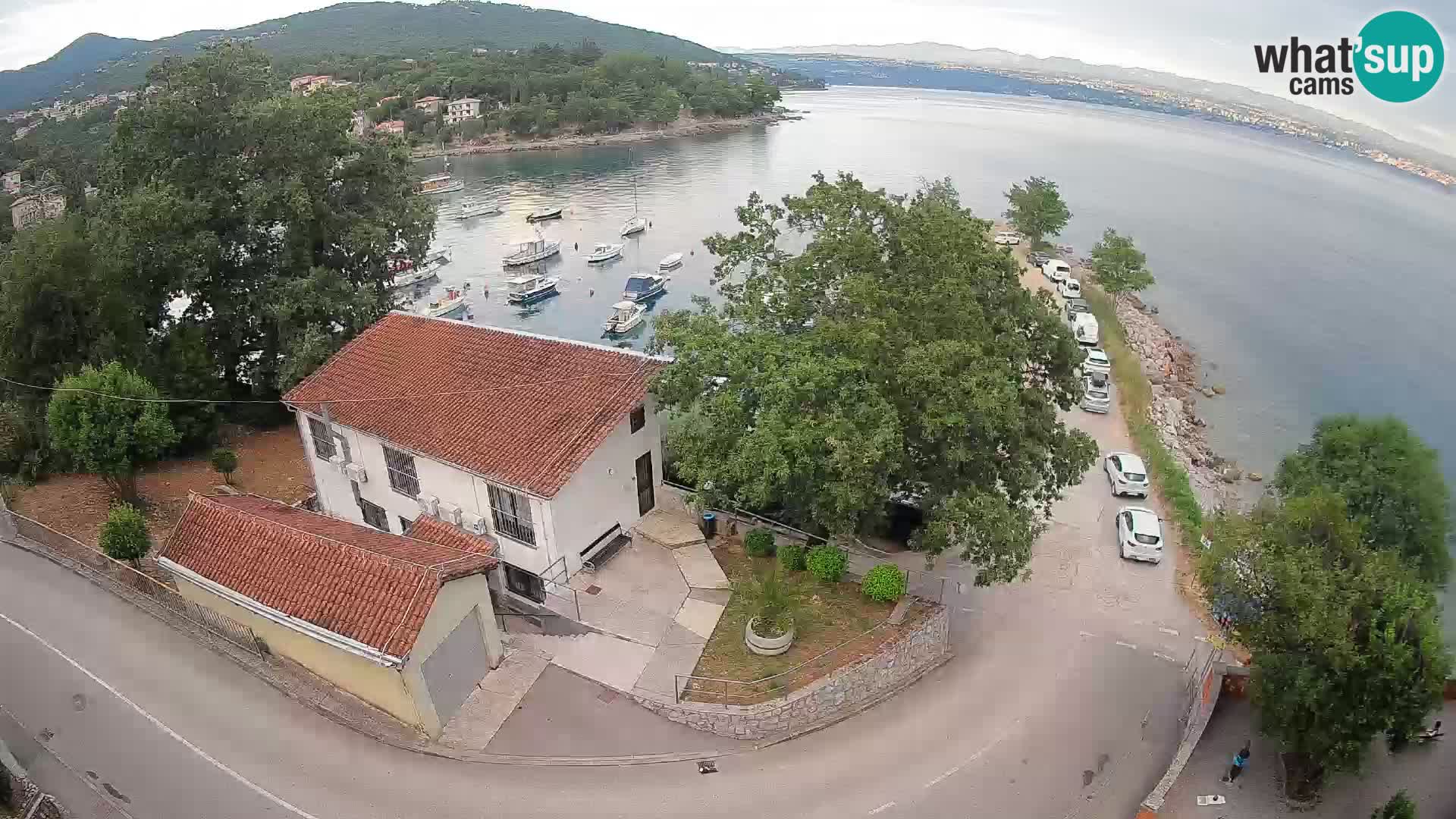 Web kamera luka Ika – Pogled uživo na luku i svjetla Opatije