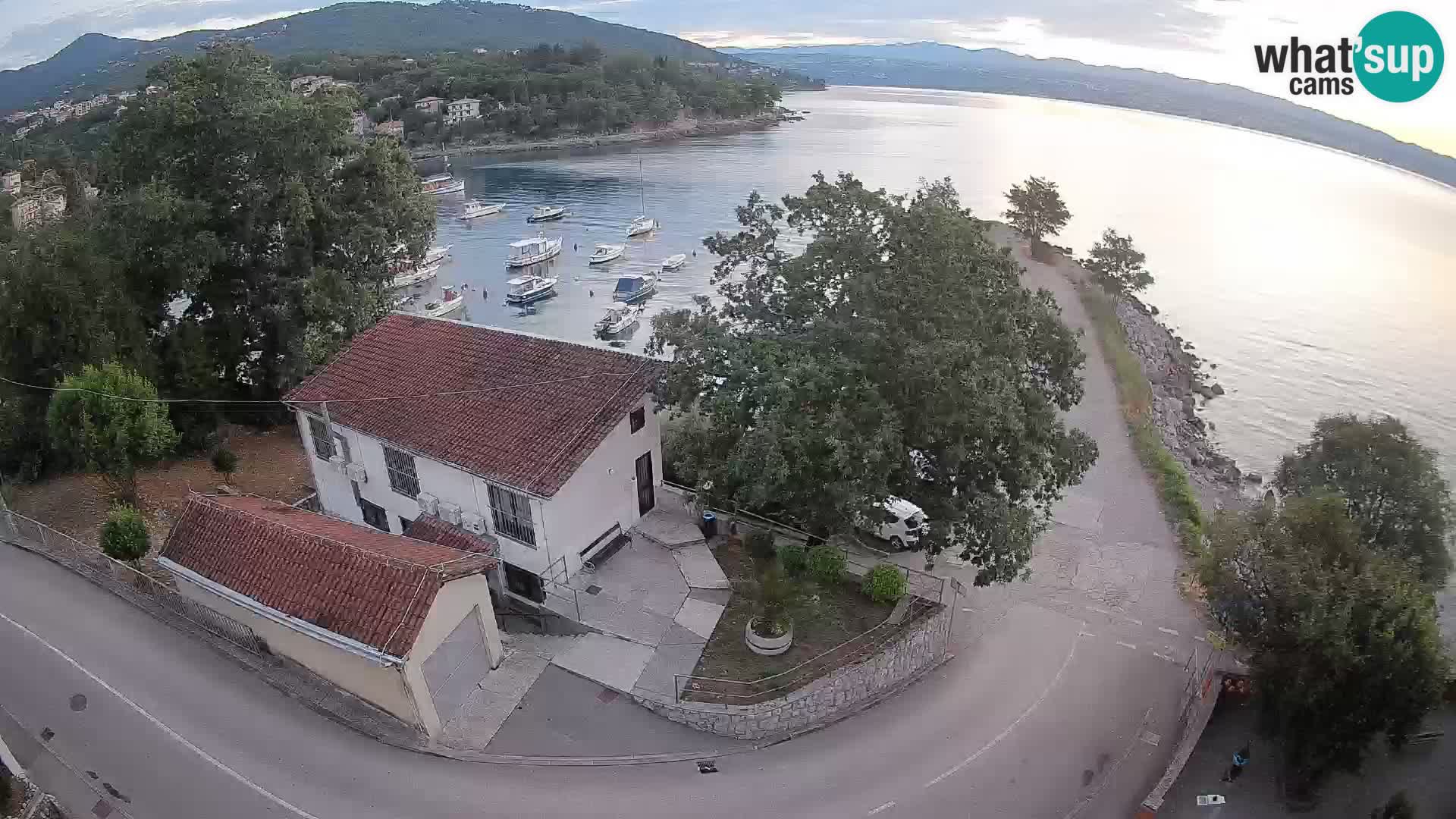 Ika Harbor Webcam – LIVE View of the Harbor and Opatija Lights
