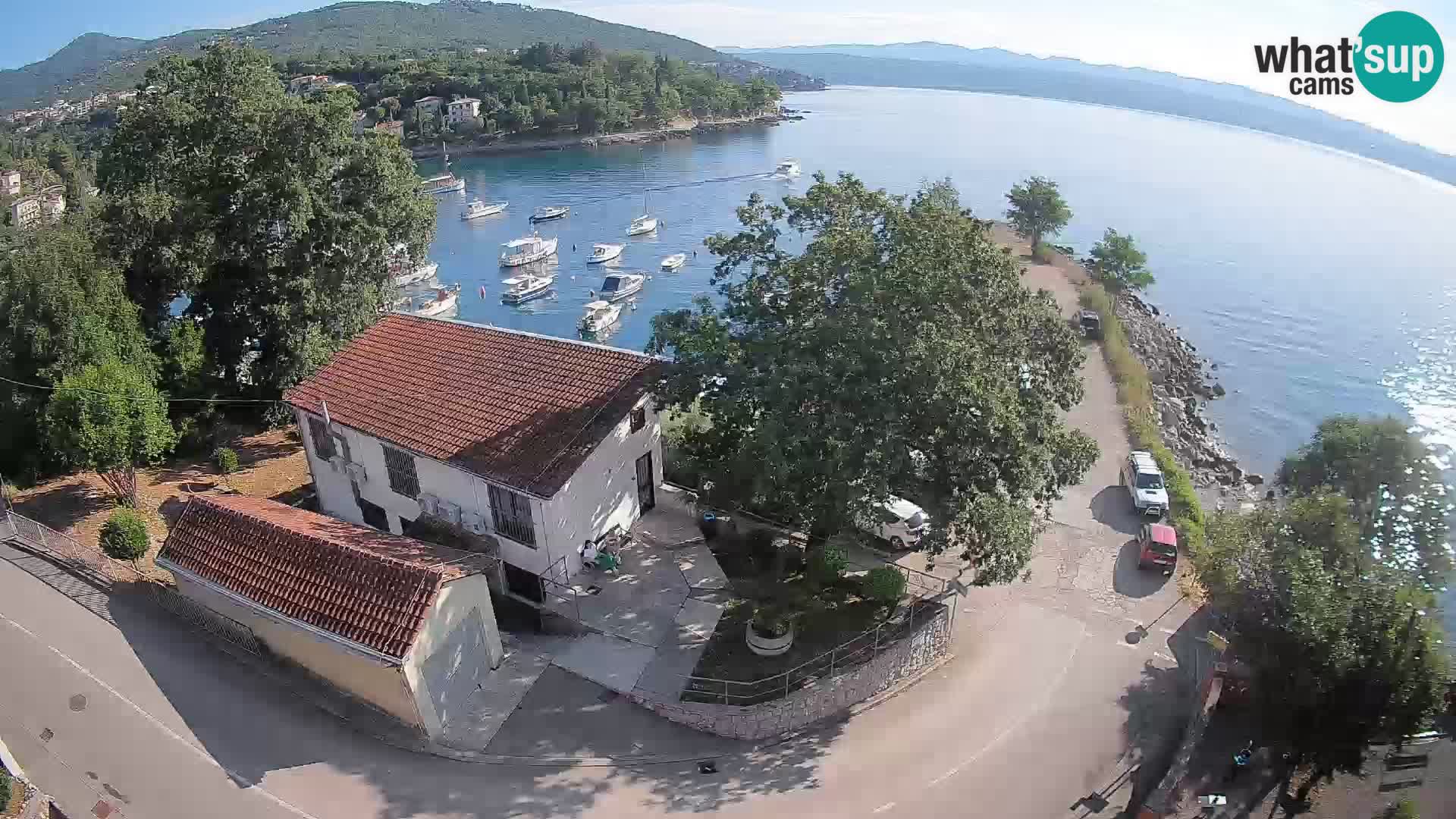 Web kamera luka Ika – Pogled uživo na luku i svjetla Opatije