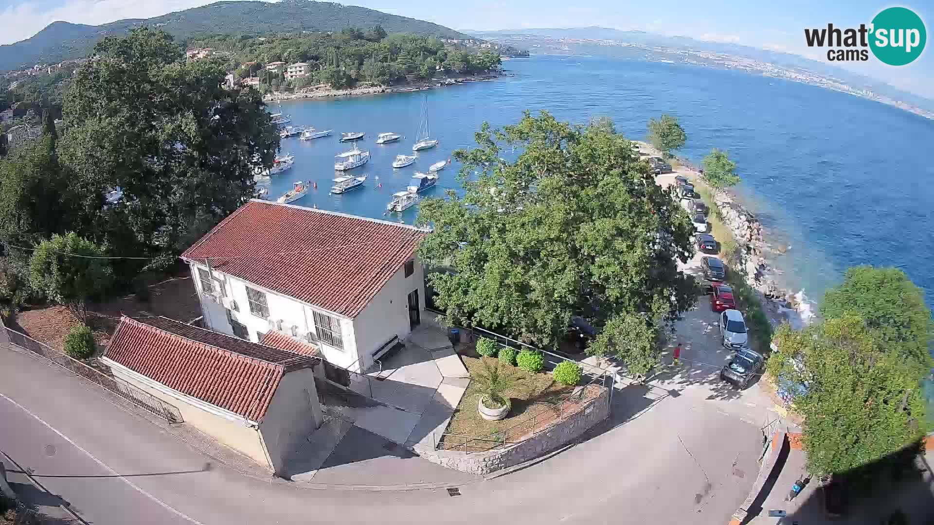 Spletna kamera pristanišče Ika – Pogled v živo na pristanišče in luči Opatije