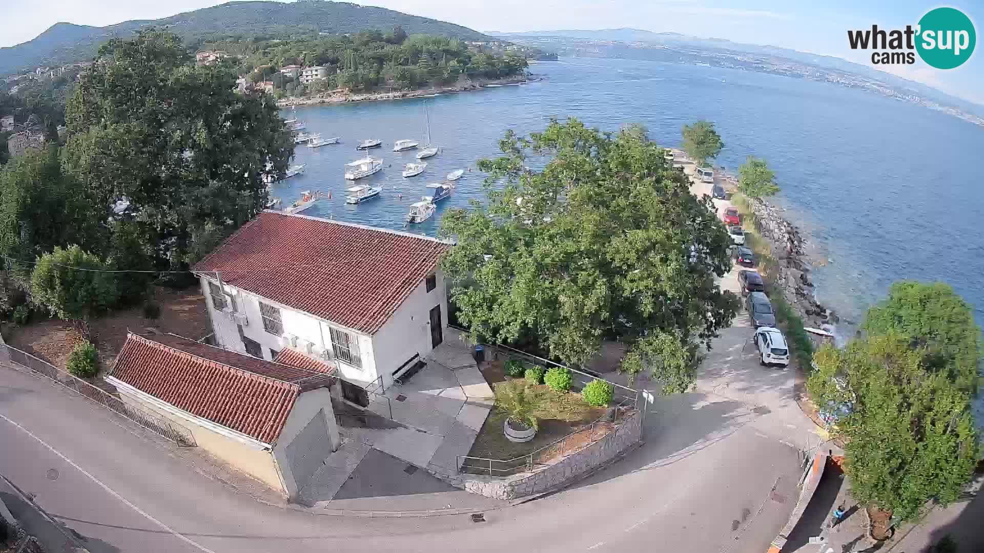 Web kamera luka Ika – Pogled uživo na luku i svjetla Opatije