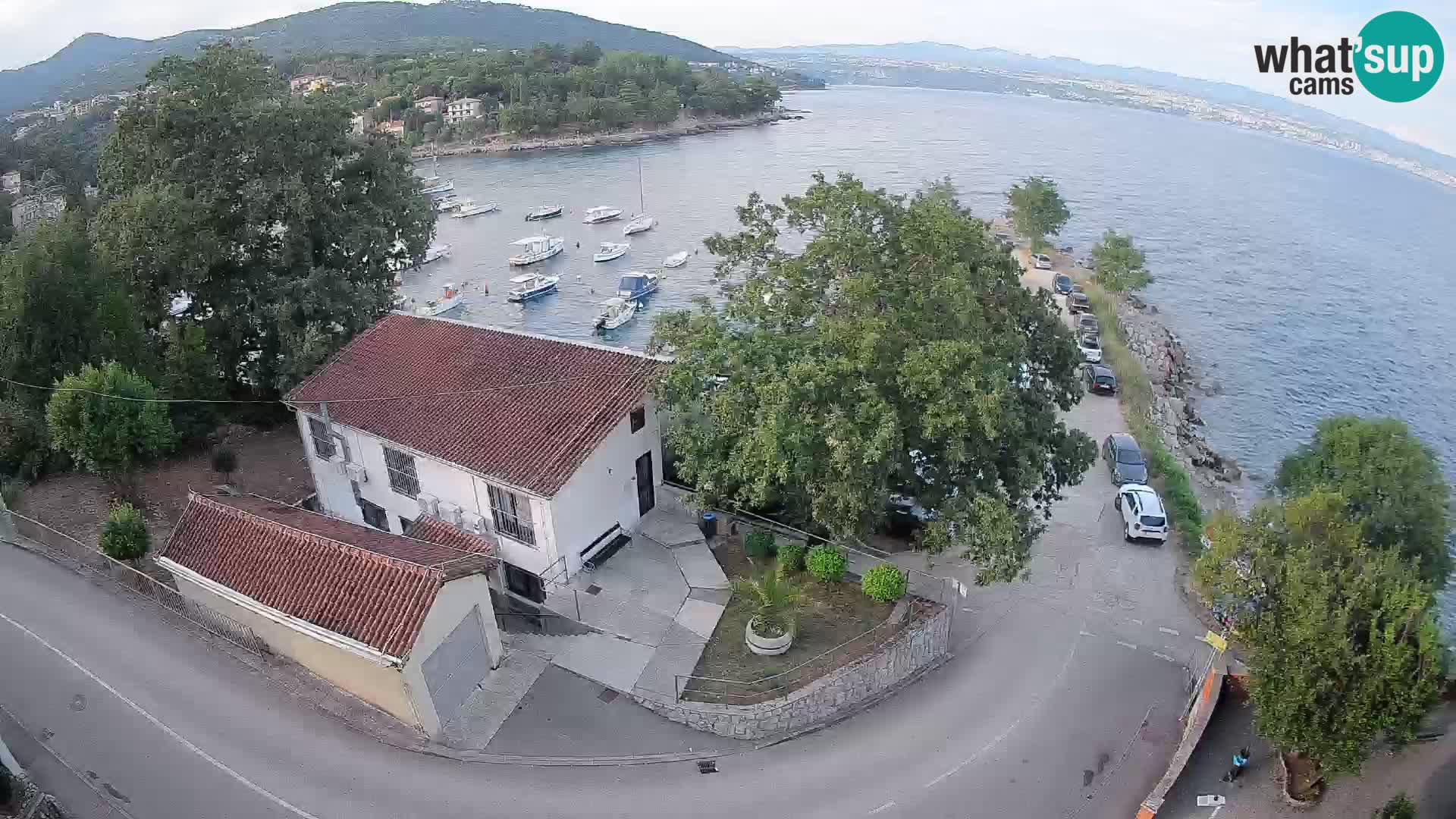 Web kamera luka Ika – Pogled uživo na luku i svjetla Opatije