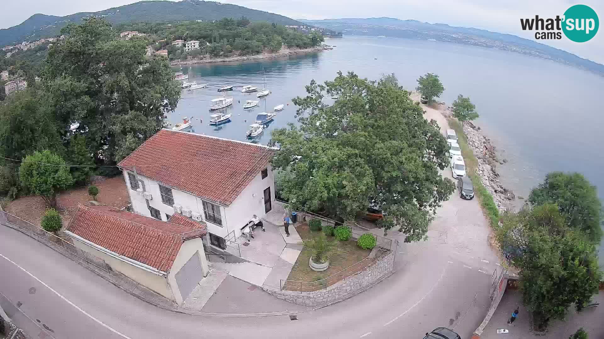 Web kamera luka Ika – Pogled uživo na luku i svjetla Opatije