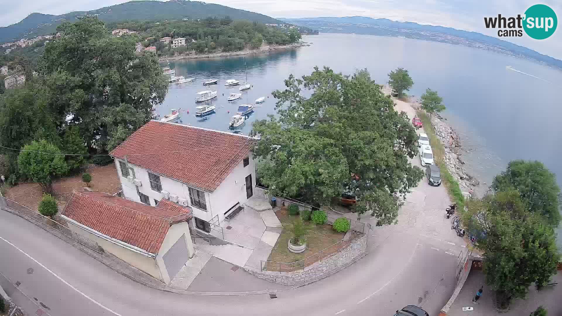 Spletna kamera pristanišče Ika – Pogled v živo na pristanišče in luči Opatije