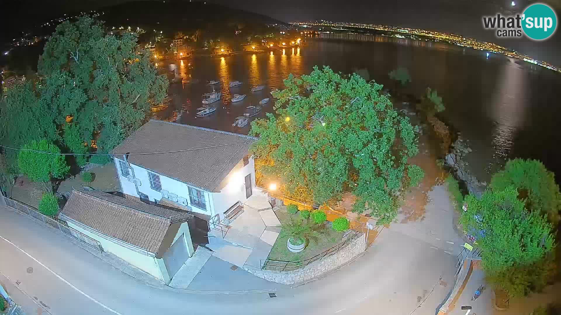 Ika Harbor Webcam – LIVE View of the Harbor and Opatija Lights