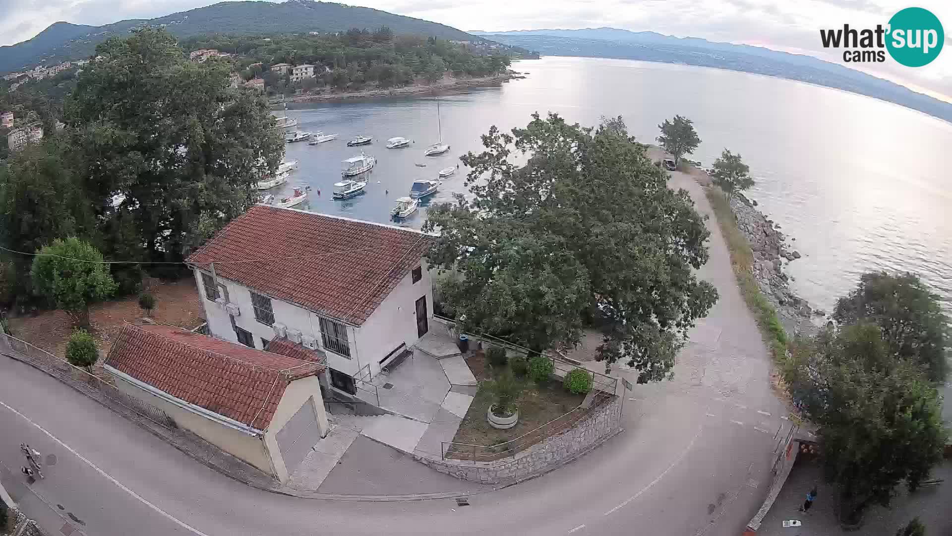 Ika Harbor Webcam – LIVE View of the Harbor and Opatija Lights