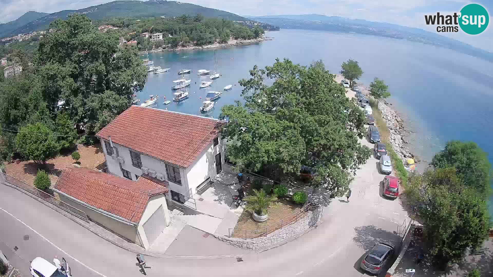 Spletna kamera pristanišče Ika – Pogled v živo na pristanišče in luči Opatije