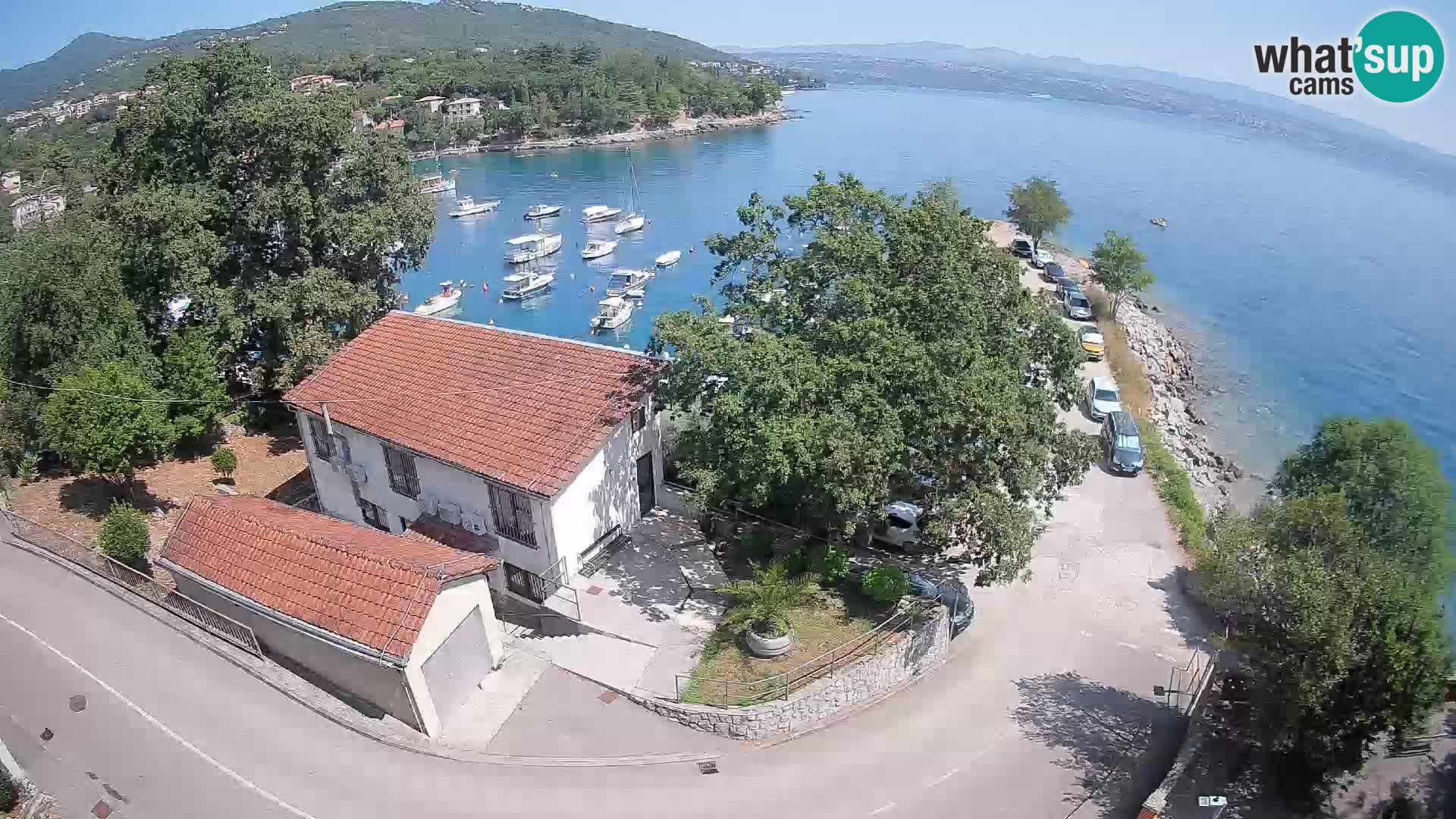 Web kamera luka Ika – Pogled uživo na luku i svjetla Opatije