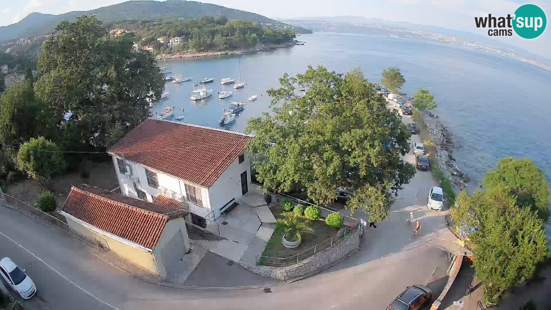Web kamera luka Ika – Pogled uživo na luku i svjetla Opatije