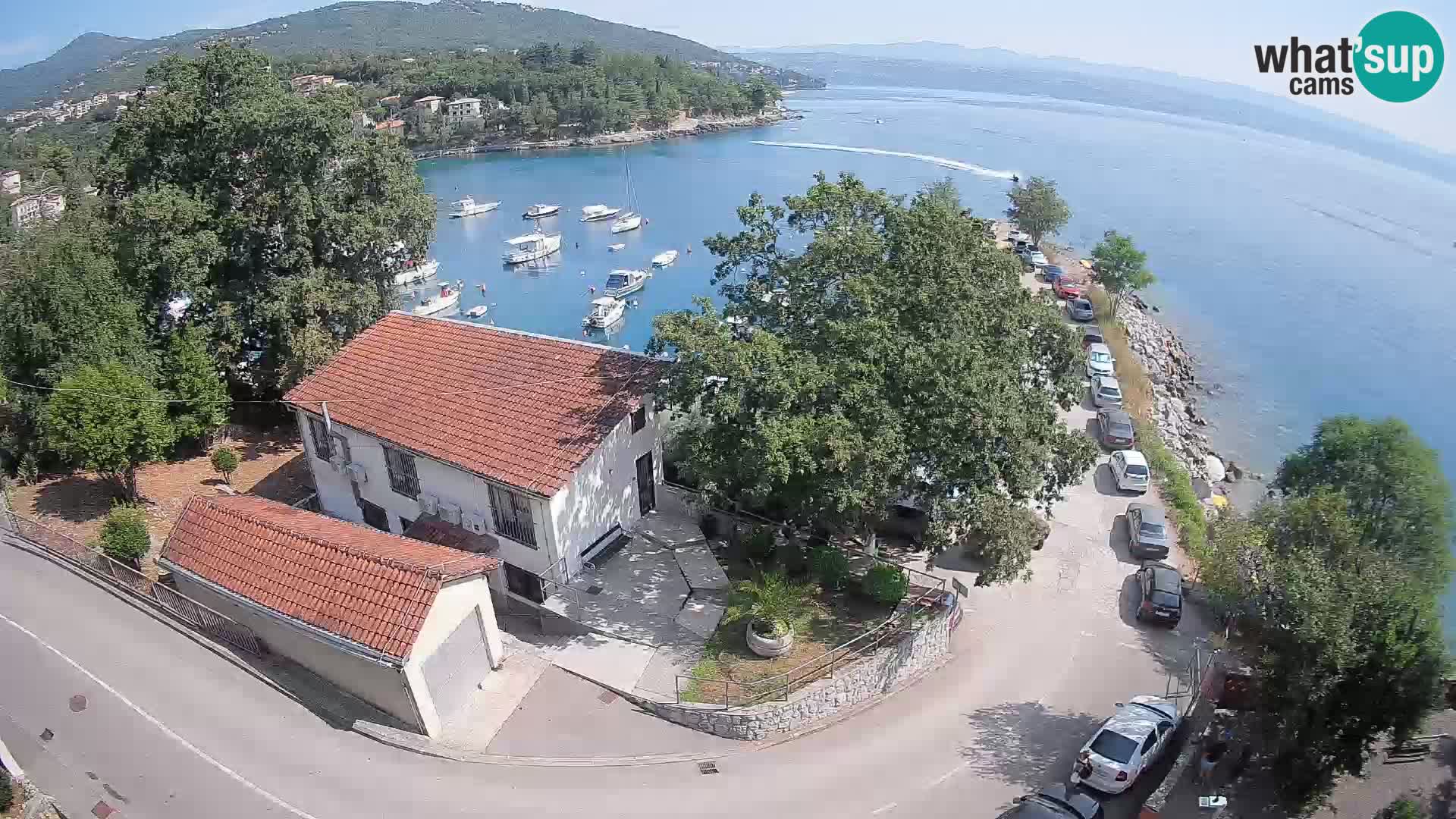 Web kamera luka Ika – Pogled uživo na luku i svjetla Opatije