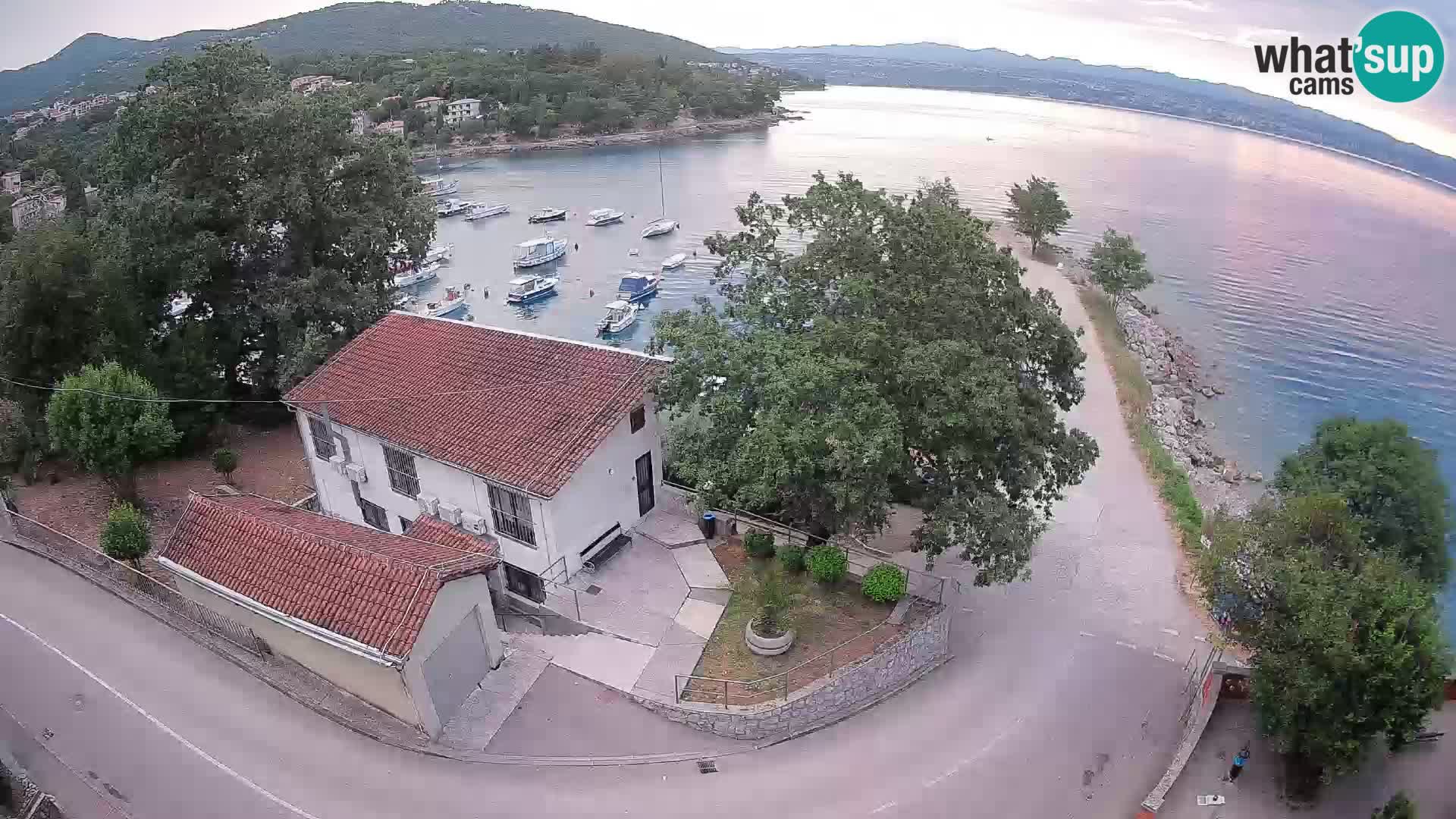 Ika Harbor Webcam – LIVE View of the Harbor and Opatija Lights