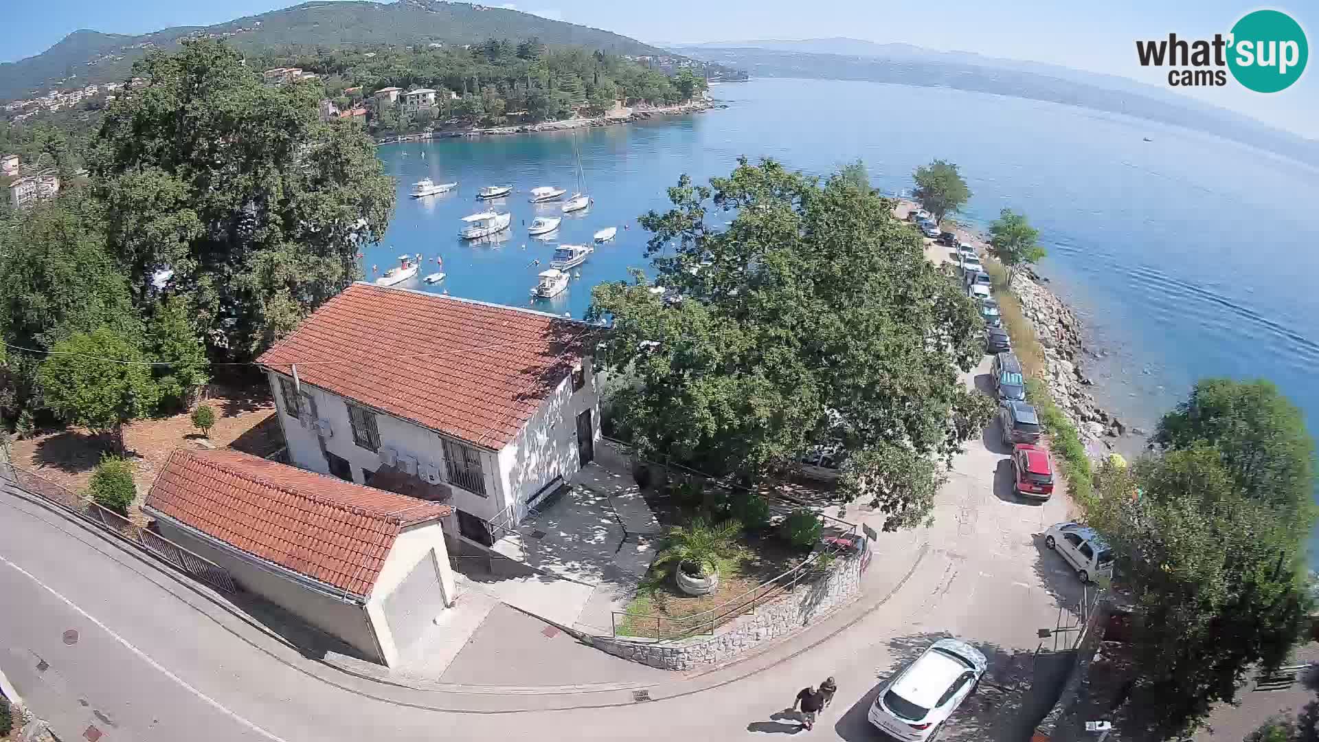 Spletna kamera pristanišče Ika – Pogled v živo na pristanišče in luči Opatije