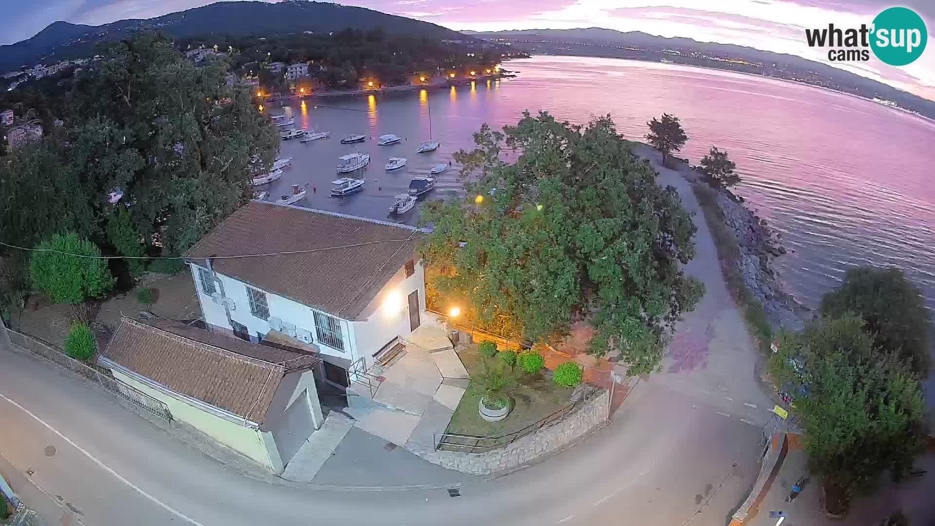Ika Harbor Webcam – LIVE View of the Harbor and Opatija Lights