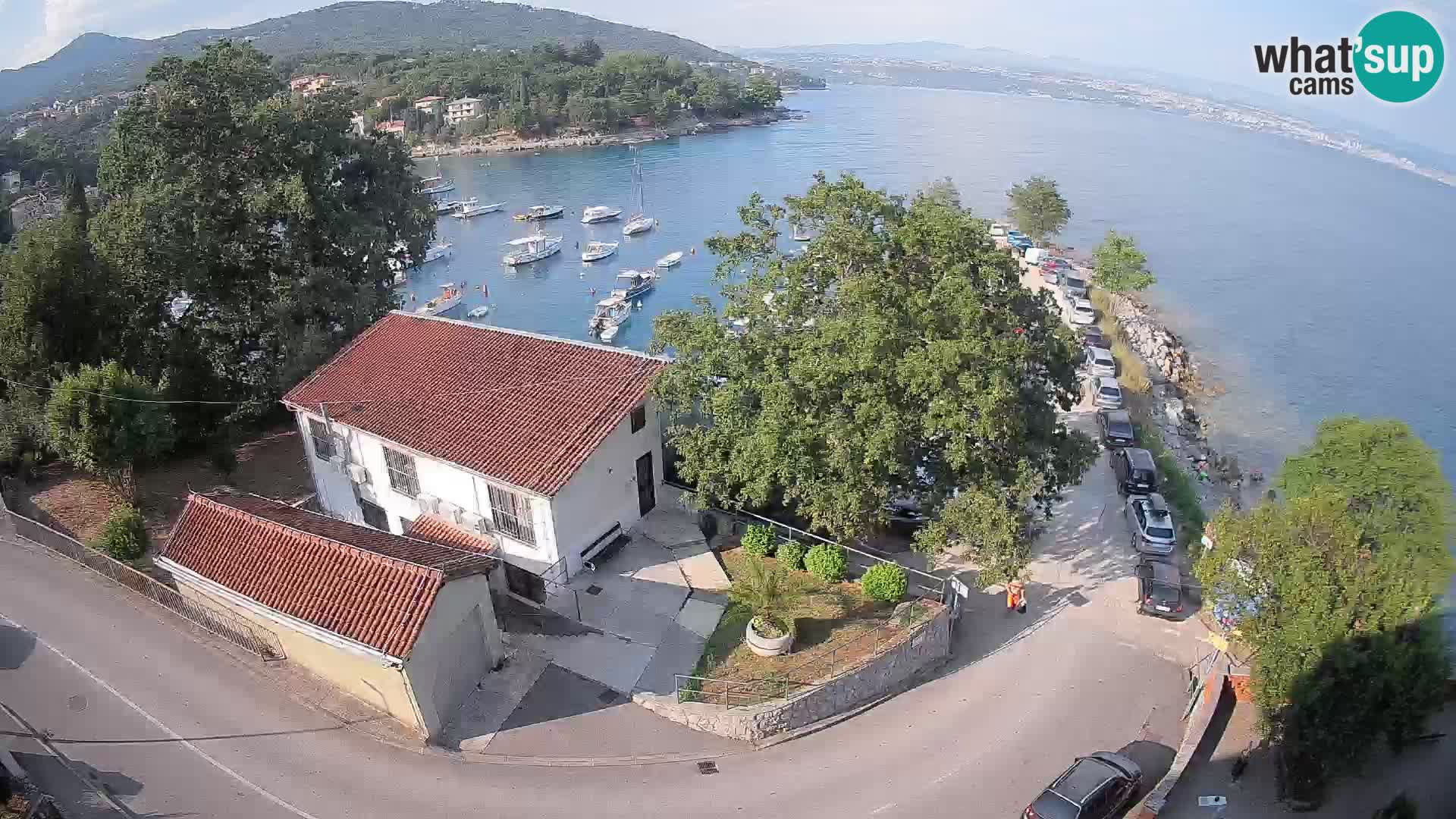 Spletna kamera pristanišče Ika – Pogled v živo na pristanišče in luči Opatije