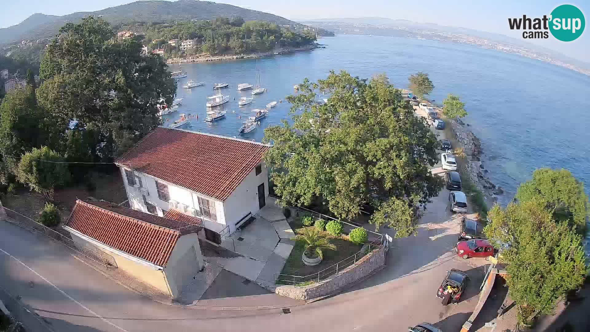 Spletna kamera pristanišče Ika – Pogled v živo na pristanišče in luči Opatije