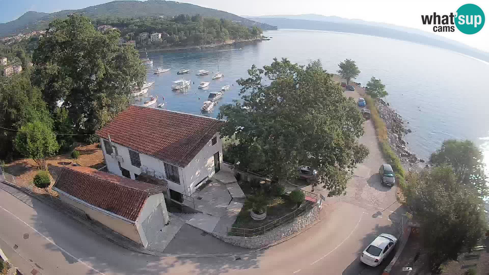 Spletna kamera pristanišče Ika – Pogled v živo na pristanišče in luči Opatije