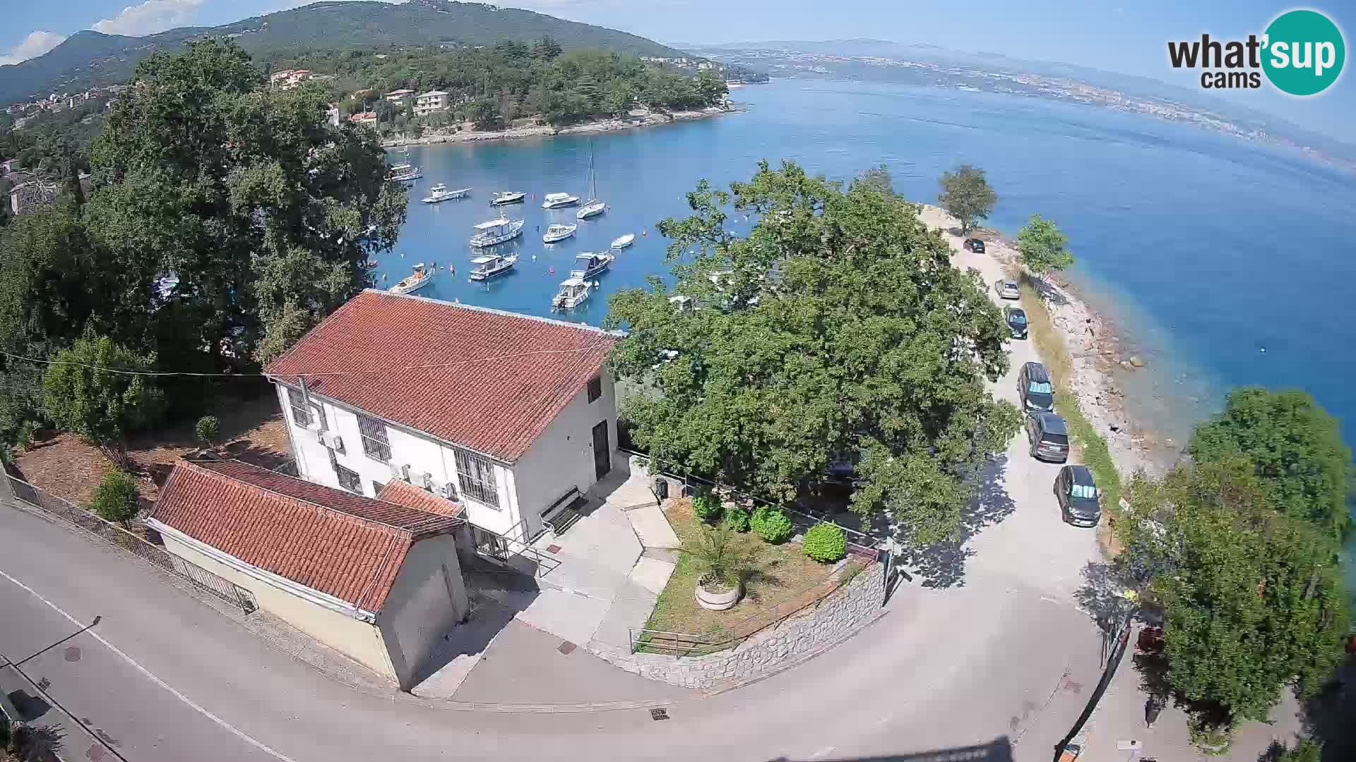 Spletna kamera pristanišče Ika – Pogled v živo na pristanišče in luči Opatije