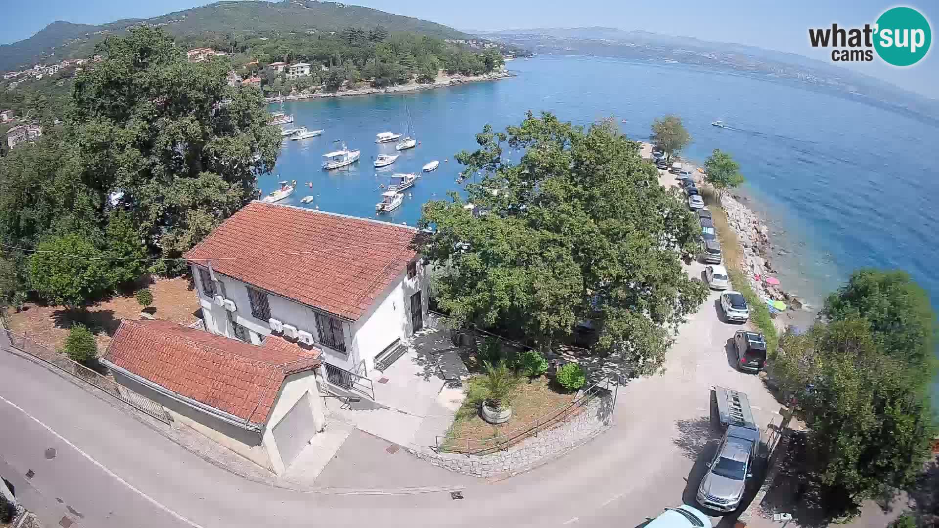 Spletna kamera pristanišče Ika – Pogled v živo na pristanišče in luči Opatije
