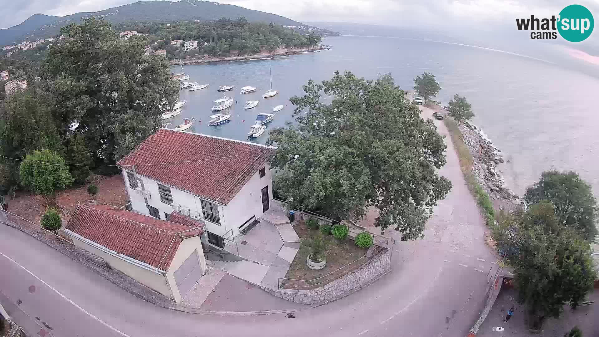 Web kamera luka Ika – Pogled uživo na luku i svjetla Opatije