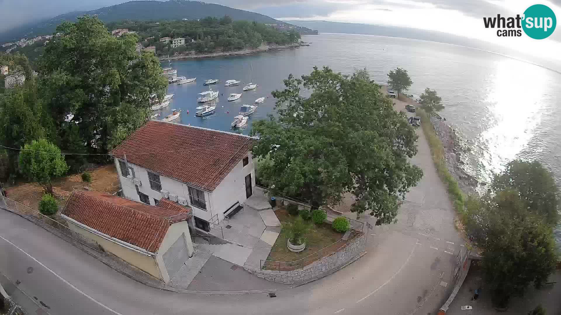 Ika Harbor Webcam – LIVE View of the Harbor and Opatija Lights