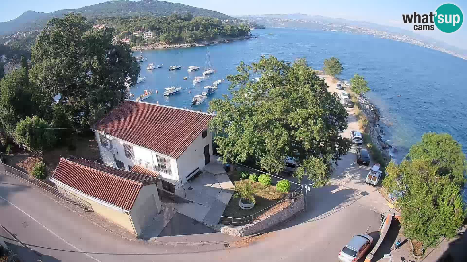 Spletna kamera pristanišče Ika – Pogled v živo na pristanišče in luči Opatije