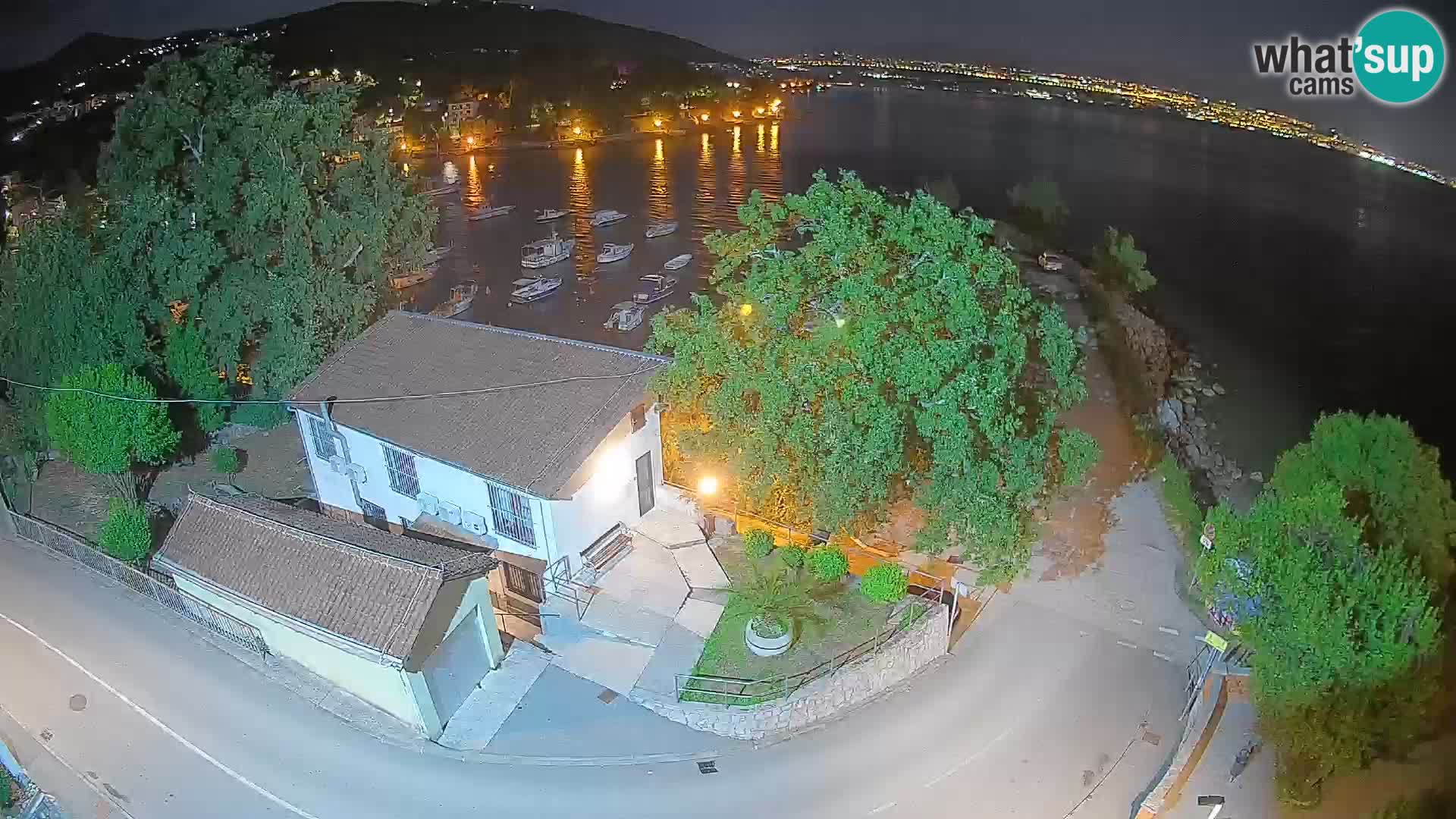 Ika Harbor Webcam – LIVE View of the Harbor and Opatija Lights