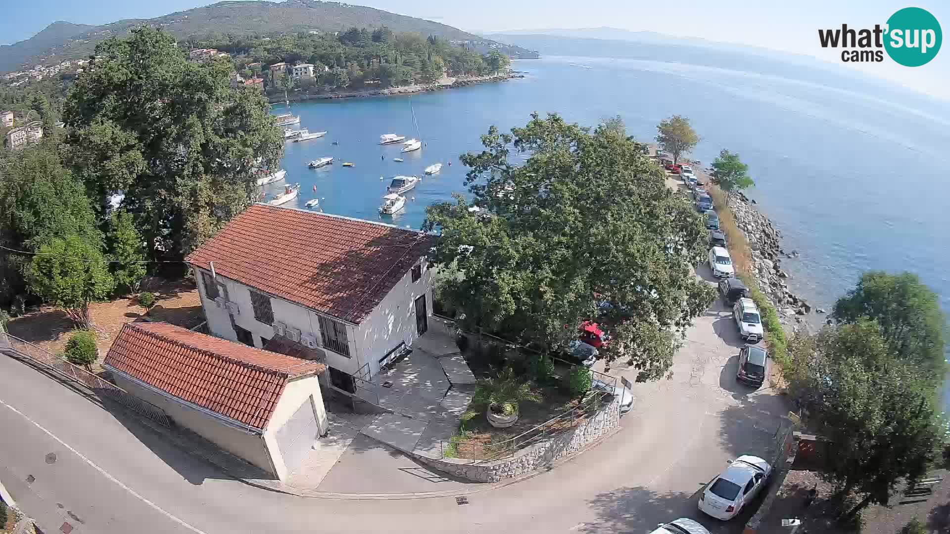 Spletna kamera pristanišče Ika – Pogled v živo na pristanišče in luči Opatije